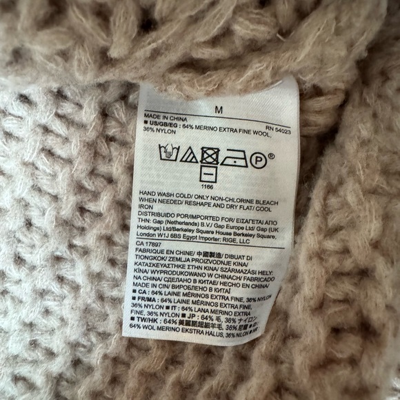 Banana Republic Women’s Tan/Beige Fisherman’s Cable Knit Chunky Cozy Sweater M - Picture 5 of 7